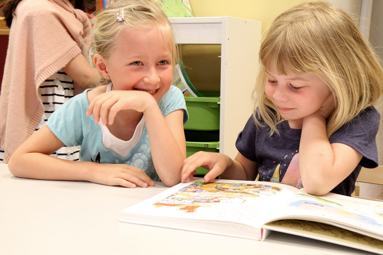 Foto: Heidi M. Skjebstad Jenter i klasserom